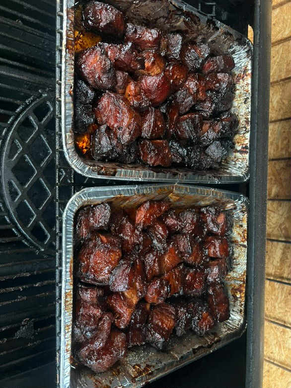 Butt Burnt Ends na grilu - ugrilované Butt Burnt Ends na grilu - ugrilované