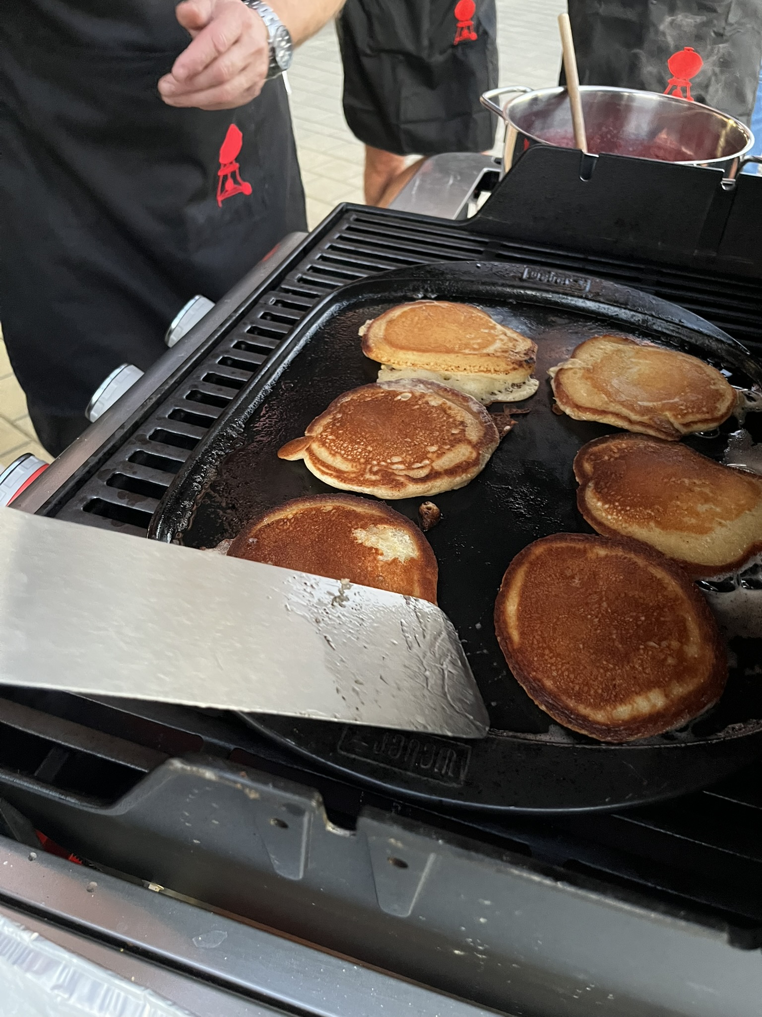Rychlé lívance - recept s lesním ovocem - lívance na grilu