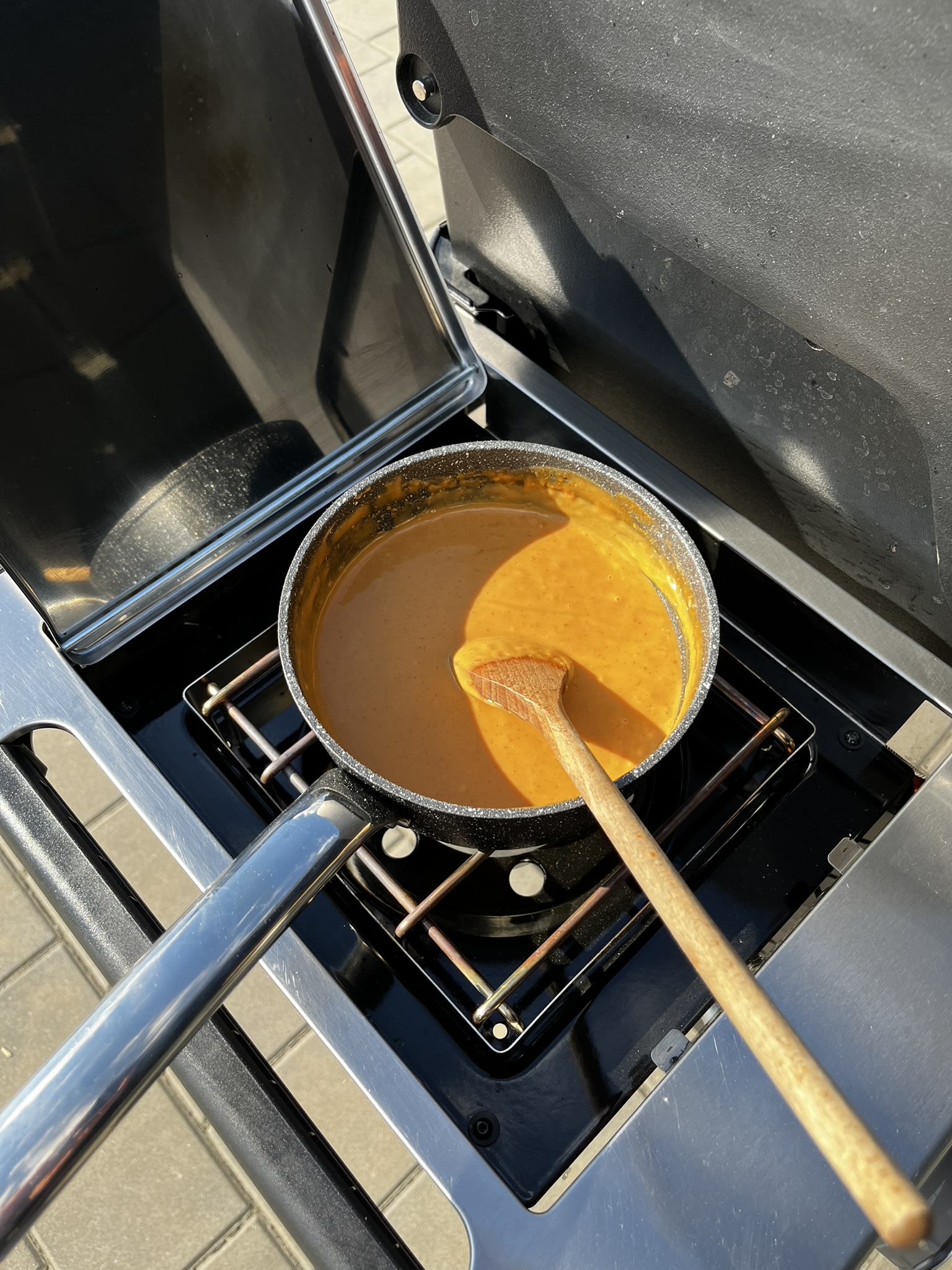 Thajské kuřecí satay s arašídovou omáčkou - arašídová omáčka