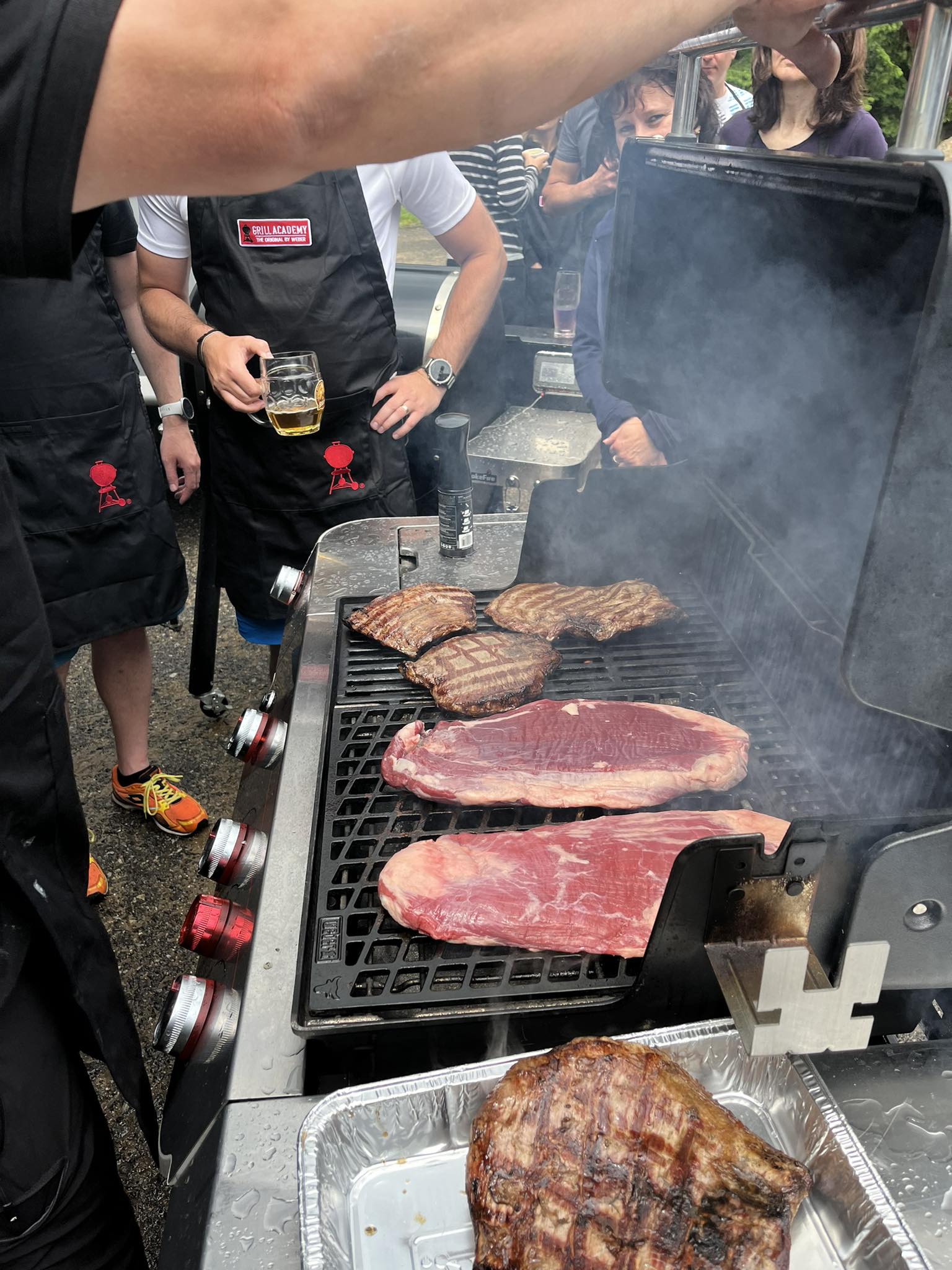 Hovězí steak na grilu - na roštu