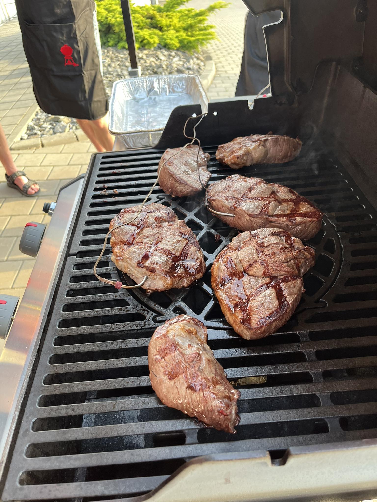 Hovězí steak na grilu - teploměr do masa