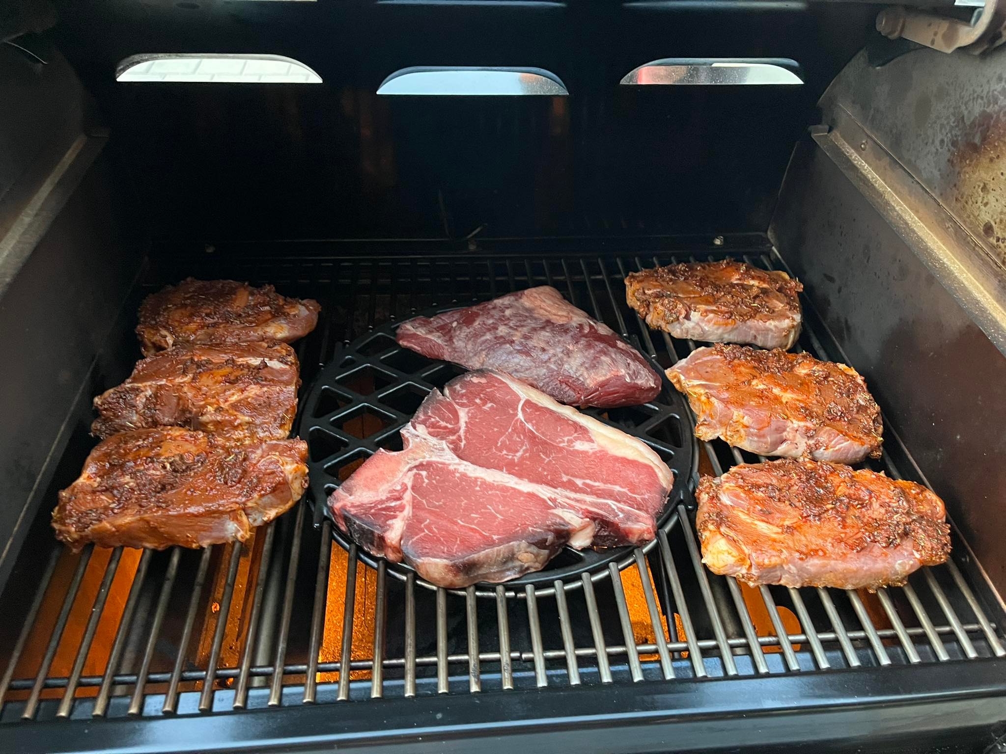 Grilování T-Bone Steaku - na grilu
