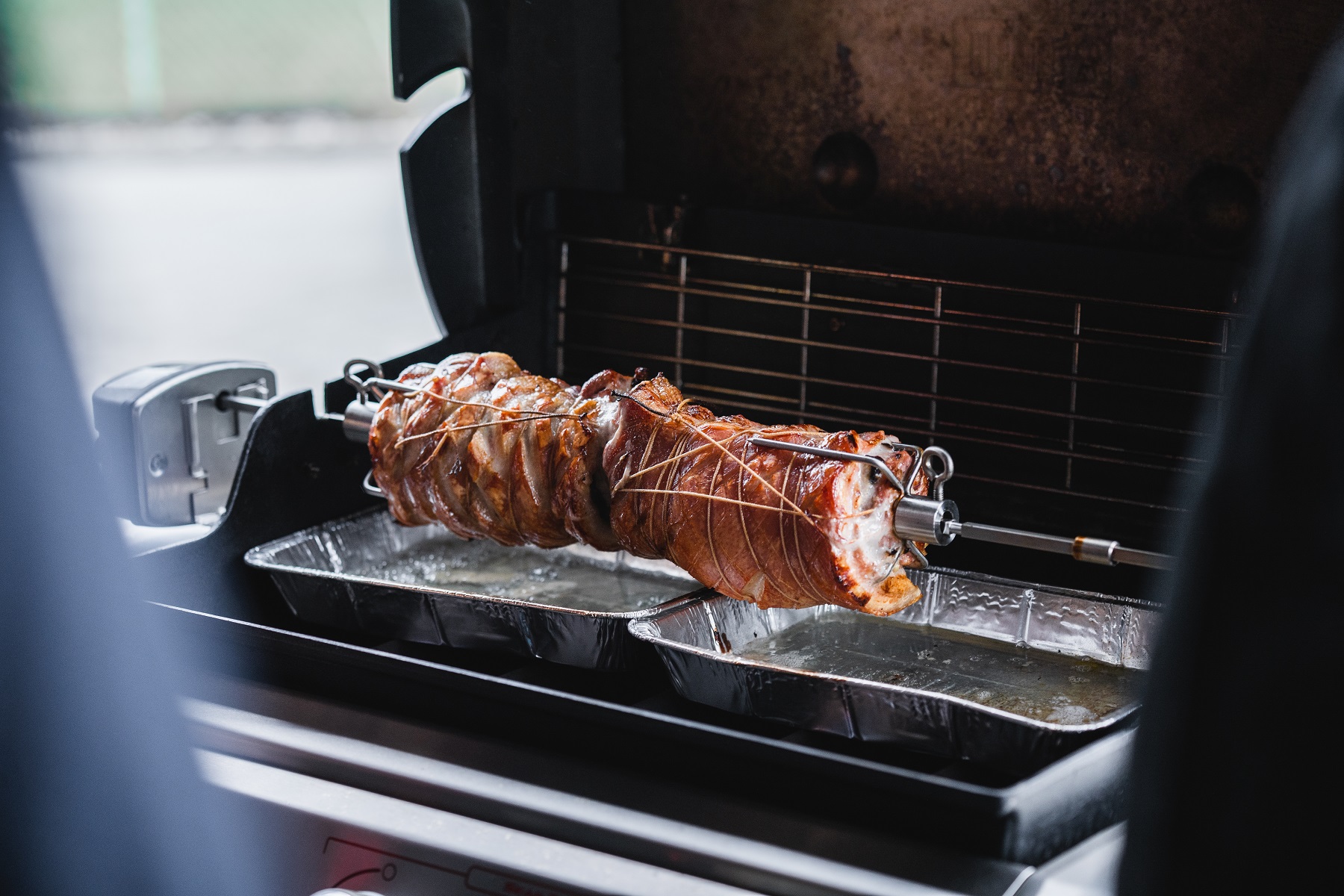 Pečený vepřový bůček na grilu Pečený vepřový bůček na grilu