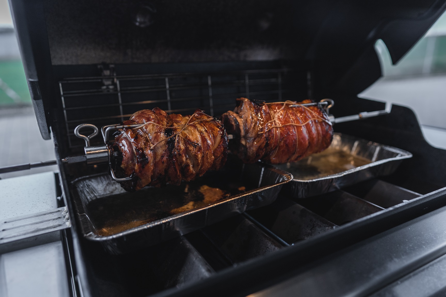 Pečený vepřový bůček na grilu Pečený vepřový bůček na grilu