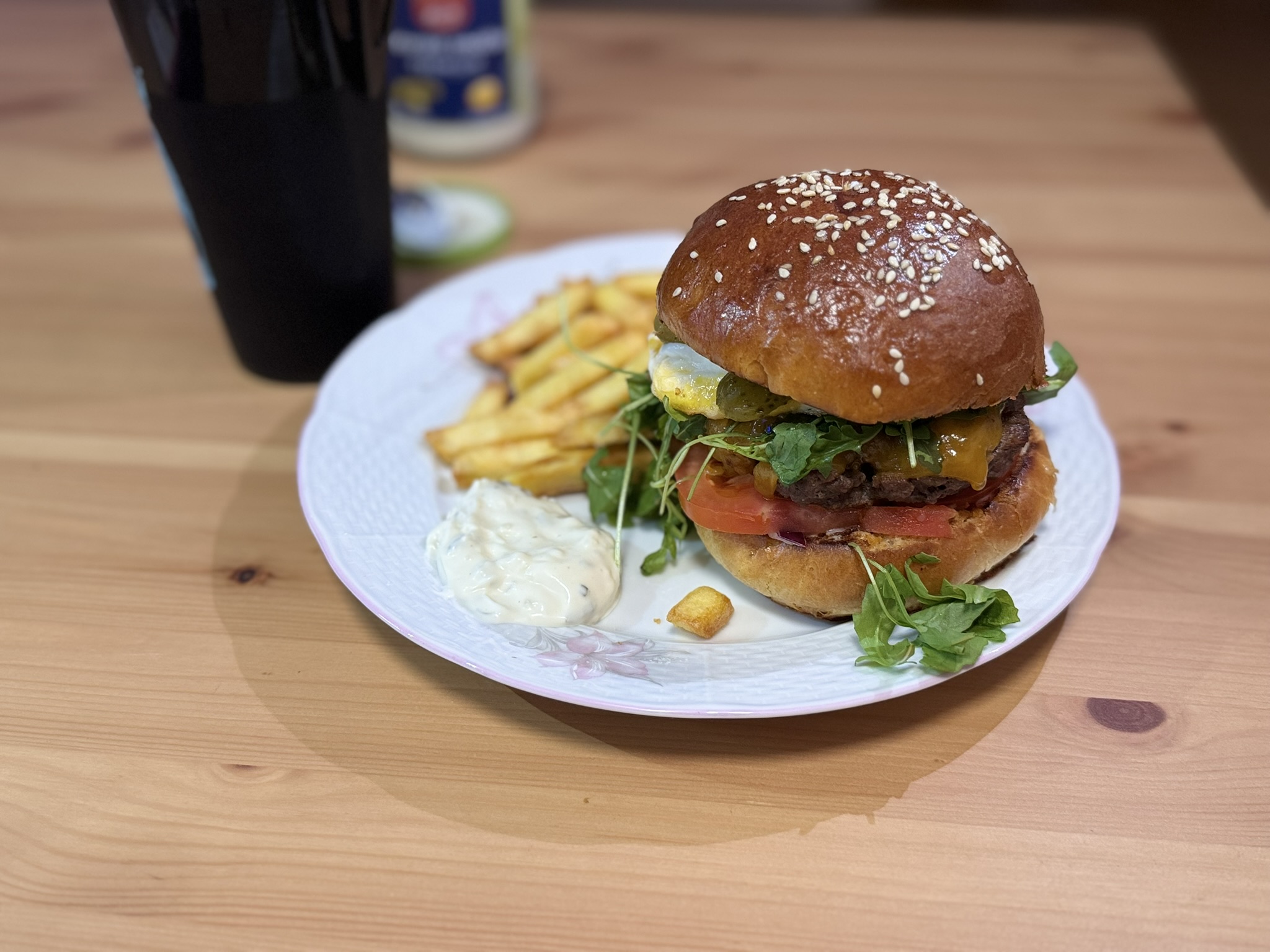 Hamburgerové housky - na talíři