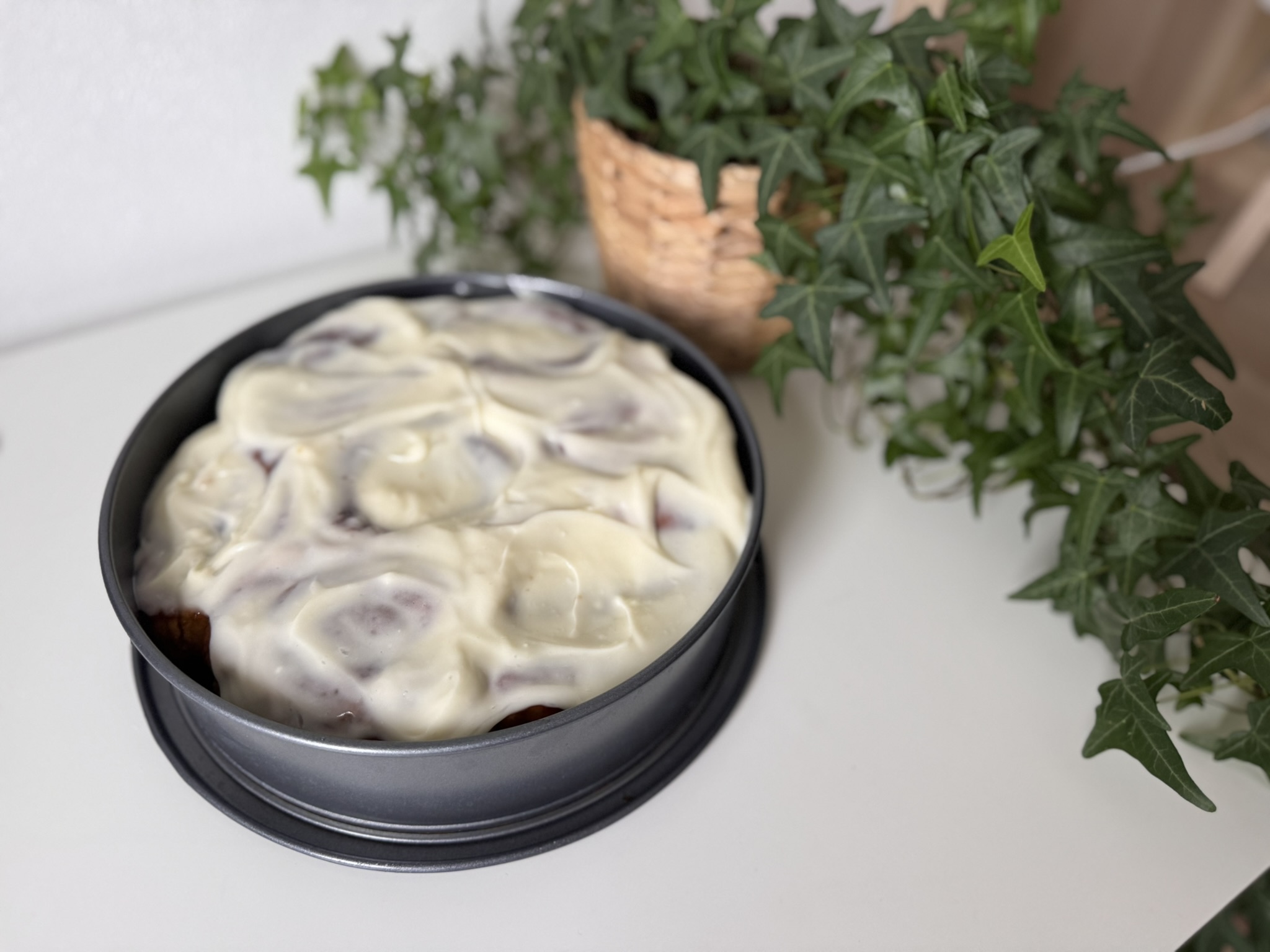 Skořicové šneky (Cinnamon Rolls) - hotové ve formě