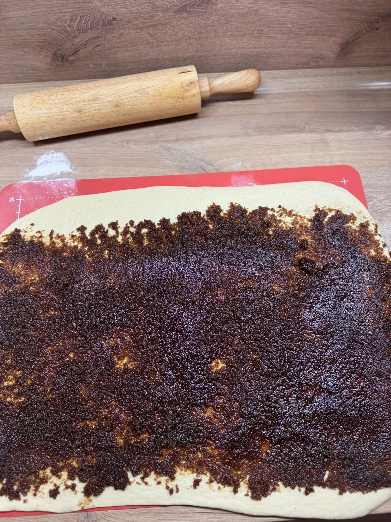Skořicové šneky (Cinnamon Rolls) - těsto s náplní