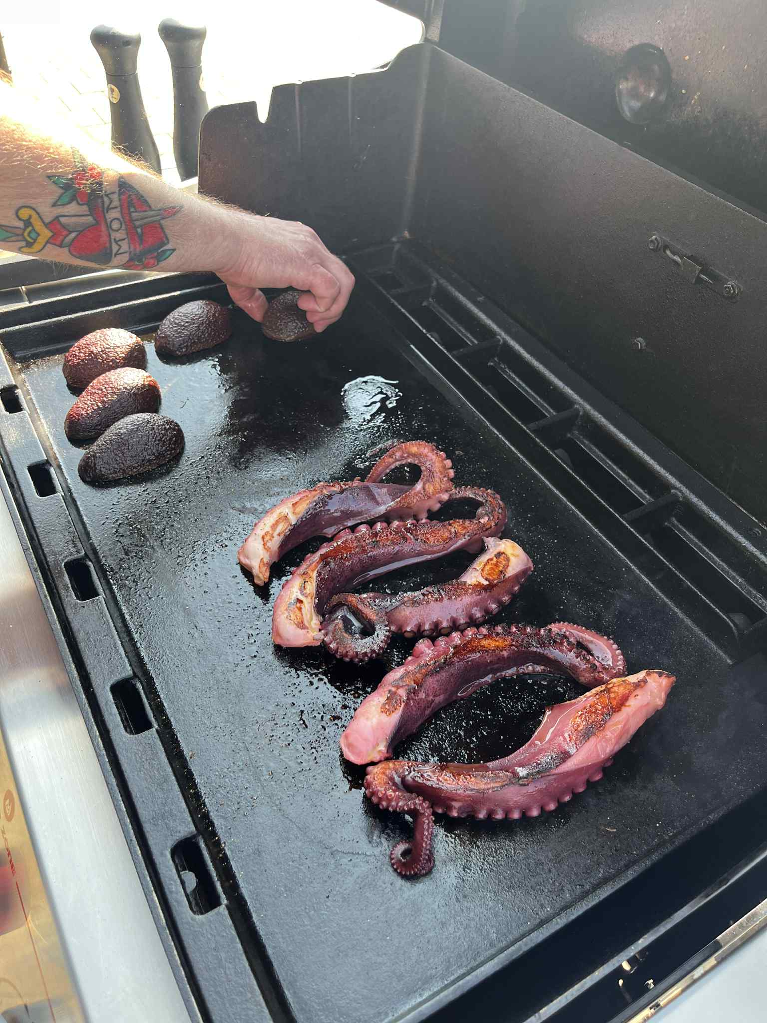 Grilované avokádo - na grilu Grilované avokádo - na grilu