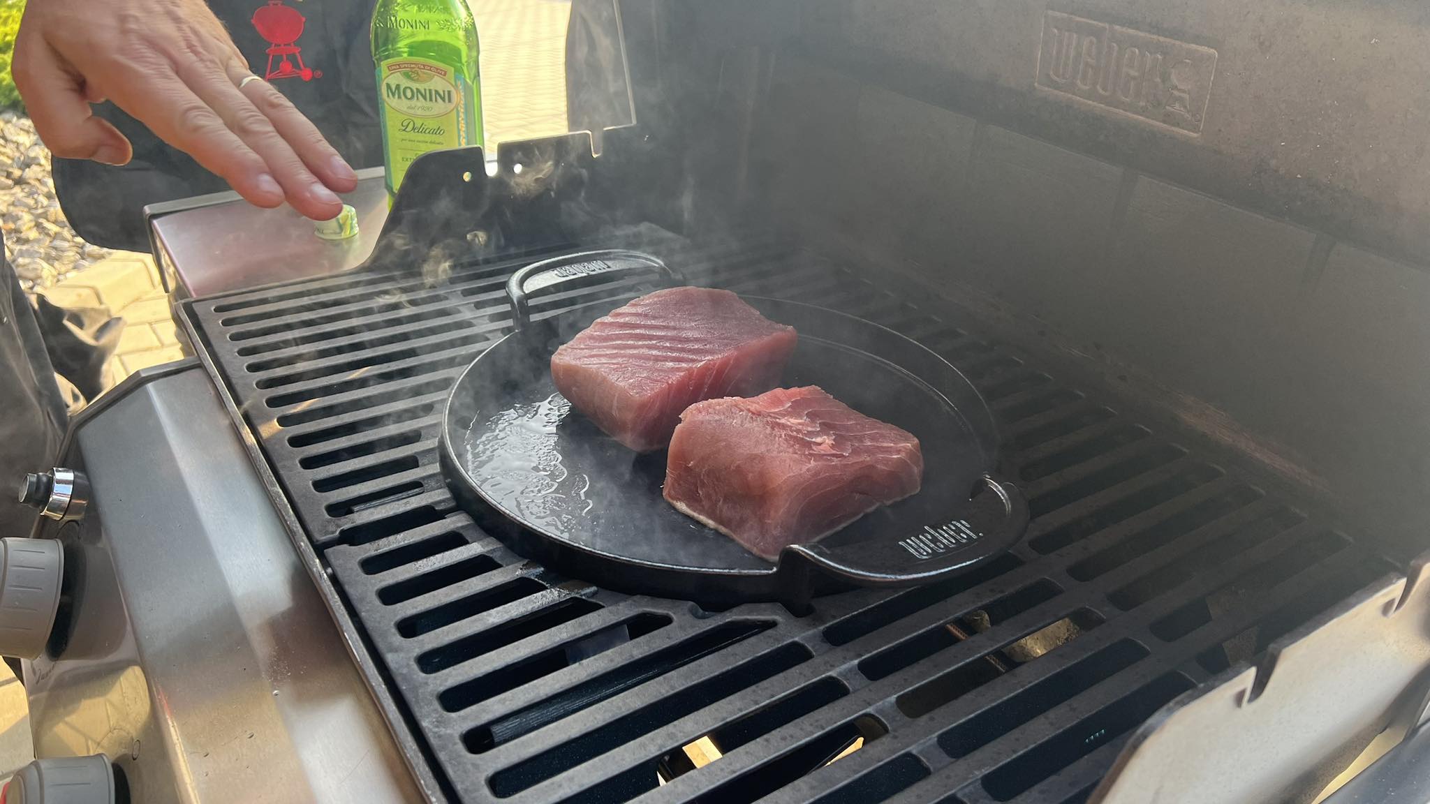 Steaky z tuňáka - umístění na gril