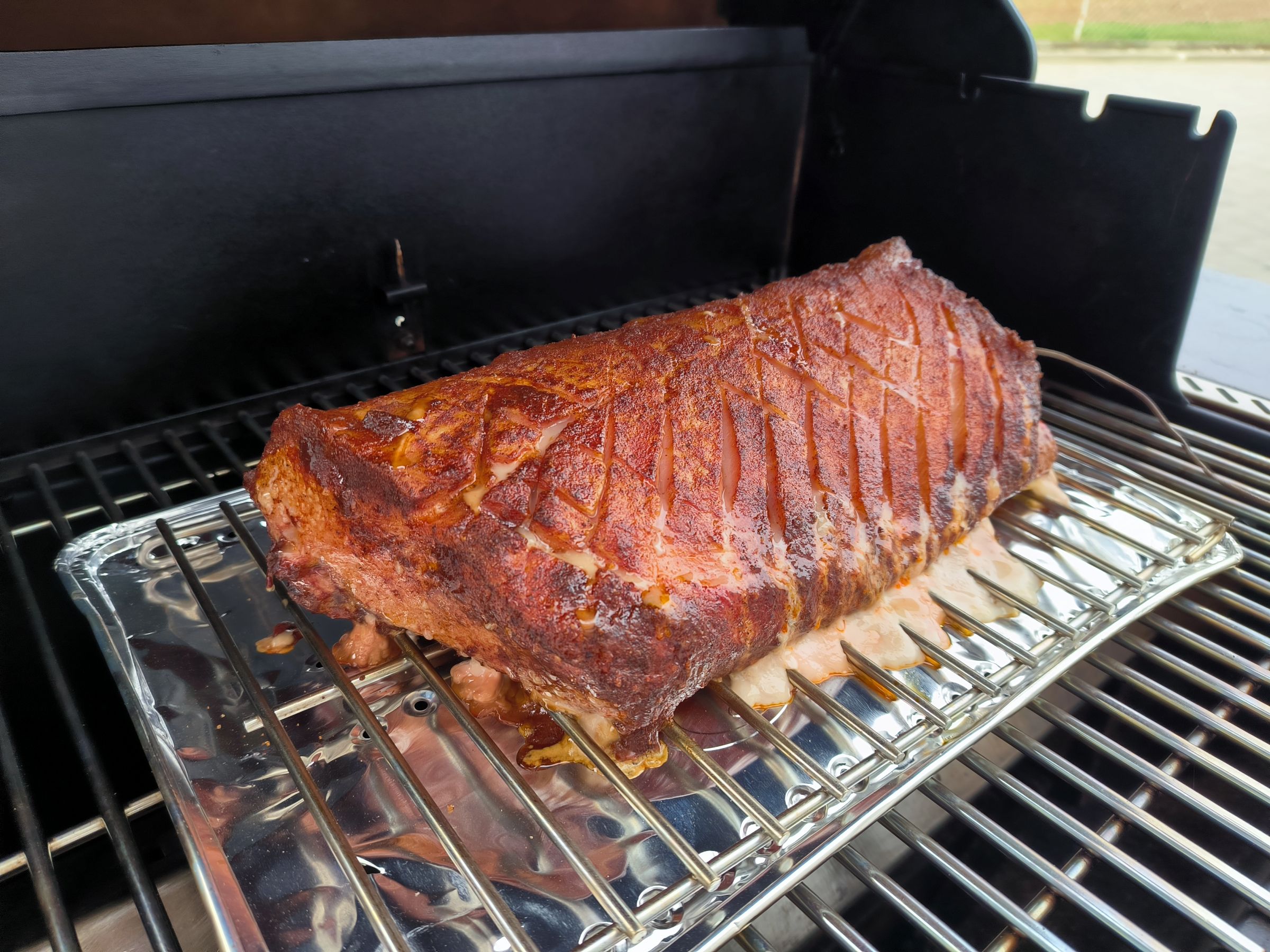 Dlouze grilovaný vepřový hřebínek Dlouze grilovaný vepřový hřebínek