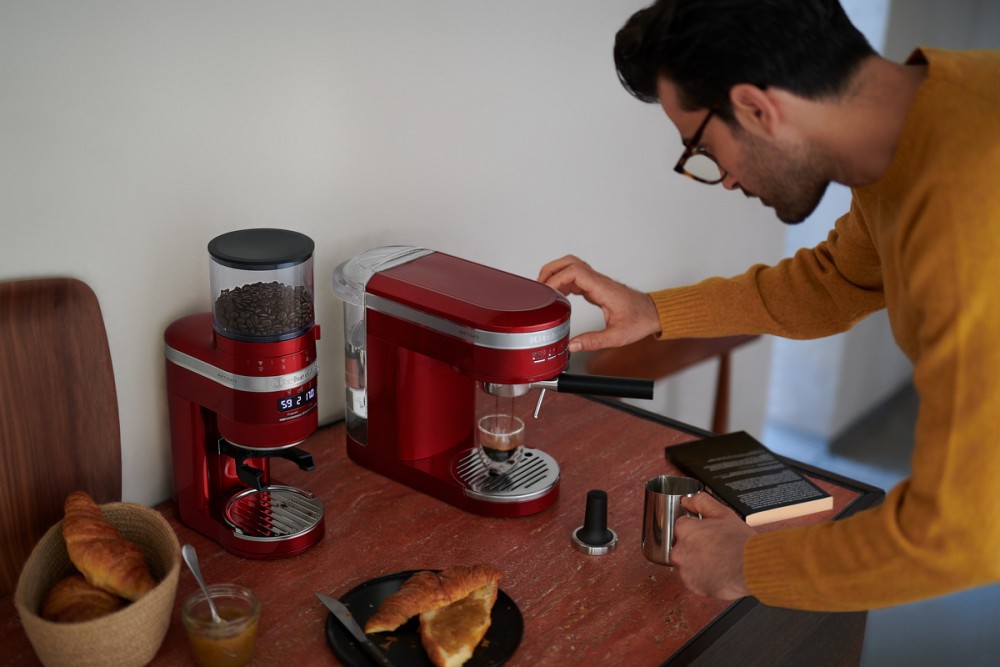 Pákový kávovar KitchenAid Artisan 5KES6503 - královská červená Obrázek