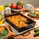 Hluboký litinový pekáč Lodge 33 x 23 cm