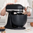 Kuchyňský robot KitchenAid Artisan 5KSM156 - černá litina s keramickou mísou