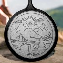 Litinová pánev na palačinky Lodge 26 cm - Wanderlust