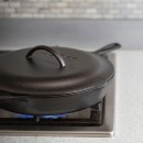 Litinová poklice Lodge