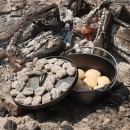 Litinový hrnec Lodge Dutch Oven s poklicí