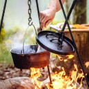 Litinový hrnec Lodge Dutch Oven s poklicí