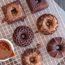 Nordic Ware forma na mini bábovky Premium, 12 formiček, zlatá