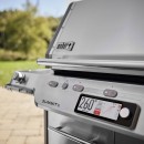 Chytrý plynový gril Weber Summit FS38X Stainless Steel