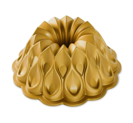 Nordic Ware forma na bábovku Crown, 10 cup, zlatá